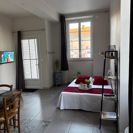 Les Glaneuses Côté Boulangerie Centre-bourg à 3 Min Du Puy Dufou Apartamento *
