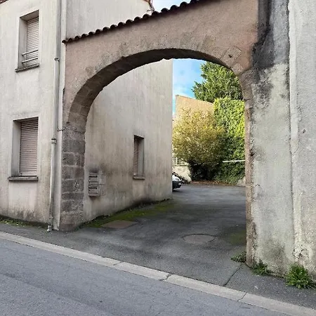 Les Glaneuses Côté Boulangerie Centre-bourg à 3 Min Du Puy Dufou